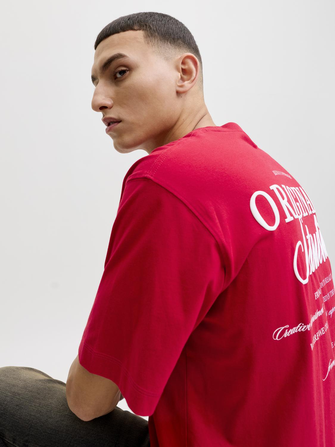 model_shot-creative